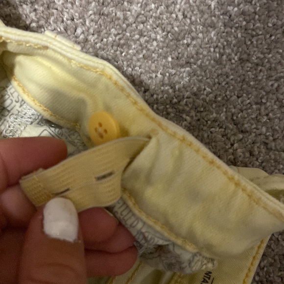 Light Yellow jean shorts - Picture 5 of 6